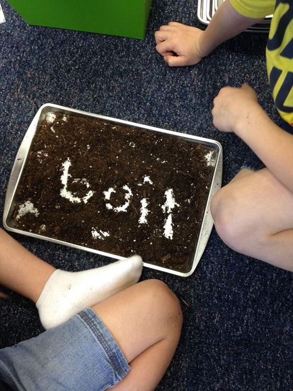 KatieButzuOT's tweet photo. We are on spring break this week but next week I want to try out this soil sensory tray for practicing #handwriting as we learn about spring! @toolstogrowot #OTMonth19 #captureOT #schoolbasedOT #baisdOT #OTintervention #OTphotochallenge https://t.co/VD6QsSUwuq