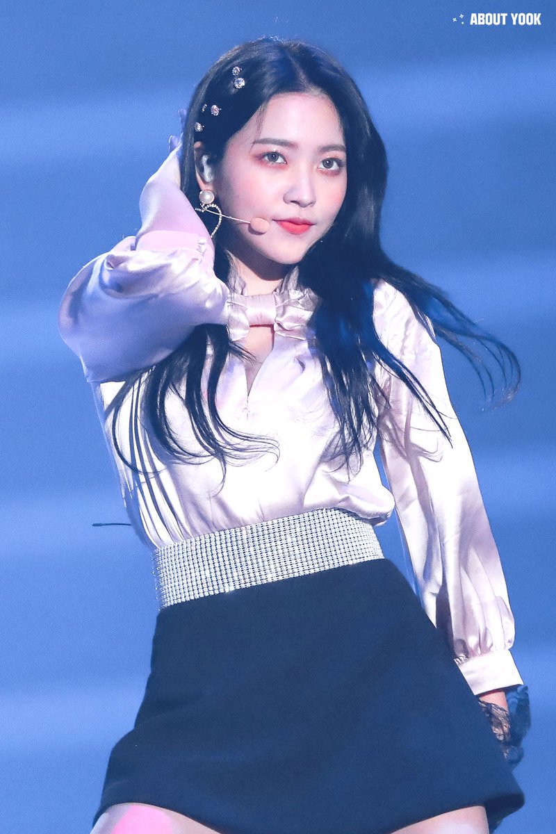 BebeLuvie35's tweet photo. Ganyan talaga pag maganda, madaming naiinsecure π But seriously stop hating on her, she did nothing π
#Reveluv_the_ally_of_always_a_Yeri
#yeriprotectionsquad https://t.co/MU05qlJ1Y9