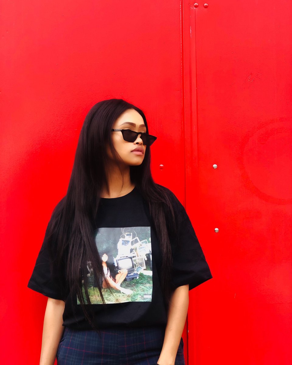 aroha_goeda's tweet photo. Shirt : Indigo.thrift 🔥🔥🔥🔥👕💆🏽‍♀️💫 https://t.co/ssSqdtTLVH