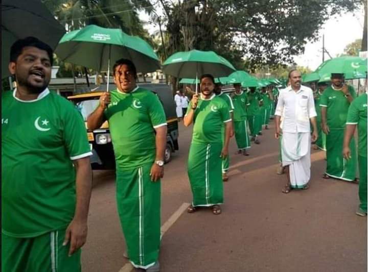 durgeshmachhi's tweet image. लगभग 20cr मुसलमानों व 8cr ईसाइयों की रक्षा के लिए 52 पार्टियाँ खड़ी हैं।

और 100cr हिंदुओं की रक्षा के लिए सिर्फ़ BJP।

फ़िर भी मेरे हिन्दू भाइयों को उनके हितैषी दल को चुनने में सोच-विचार करना पड़ रहा है !😓
 #CongressAntiHindu #AntiMiddleClassCongress