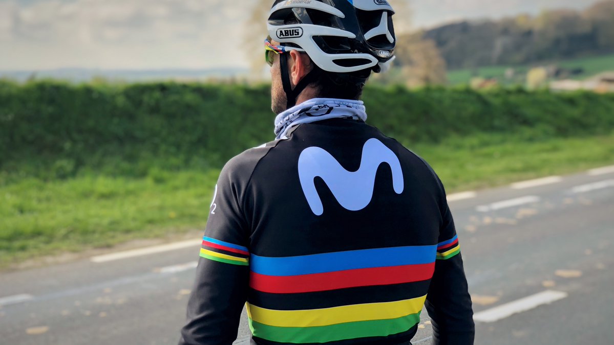 🚀 Nos quedamos en Flandes hasta el domingo 💪🏻. Tres días para conocer en carrera grandes lugares del ciclismo como el Koppenberg o la capilla del Muur. bit.ly/2TVQG07 #RondeVanBala #RVV19