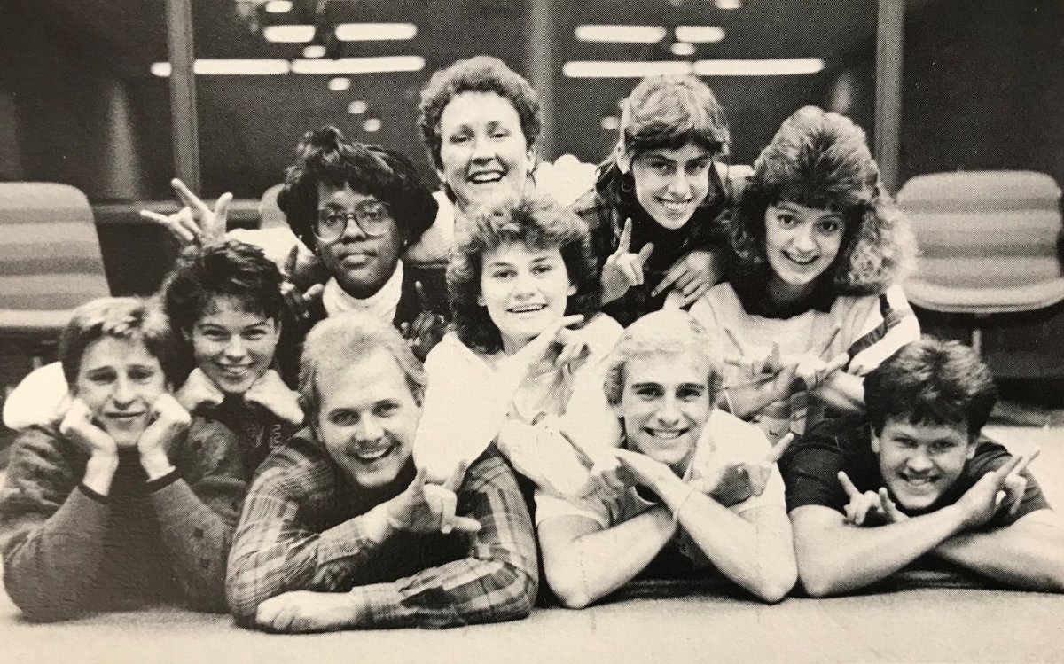 gwudoverlibrary's tweet photo. Did you know that the ASL program has been apart of GWU for over thirty years? Be sure to show your support by participating in the remaining events of Deaf Awareness week! 🤟
📸: Sign Choir, The Web Yearbook 1989
Joyful Hands, Jenna Shackelford; 2017
#ThrowbackThursday https://t.co/oYMGjsbVj1
