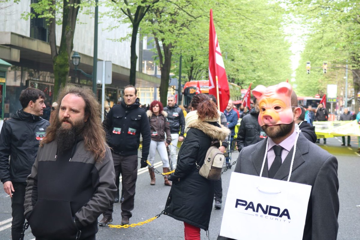 Gaurko lanuztea iruditan
El paro de hoy en imagenes✊✊✊#BulegoakBorrokan