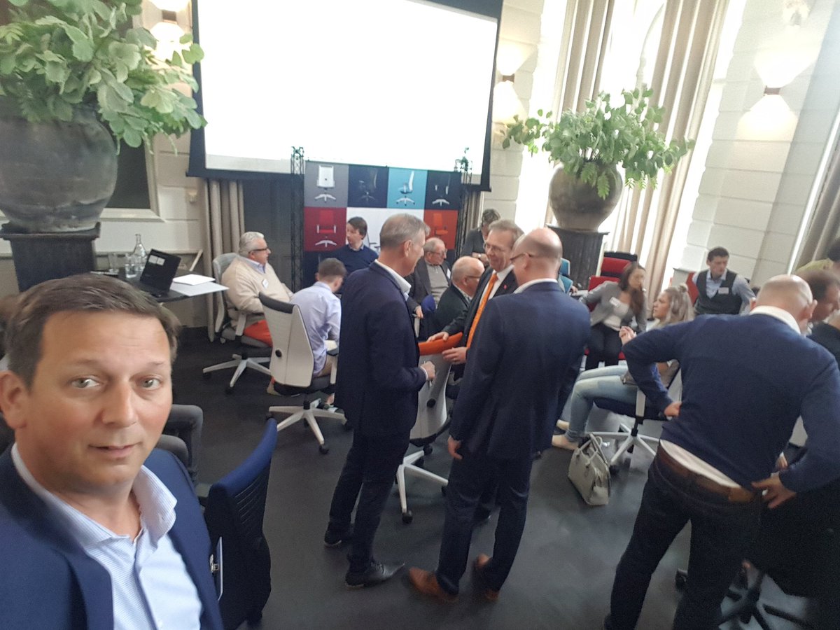 Introductie nieuwe Köhl Tempeo bureaustoelen reeks.. mooi, eenvoudige bediening, oerdegelijk