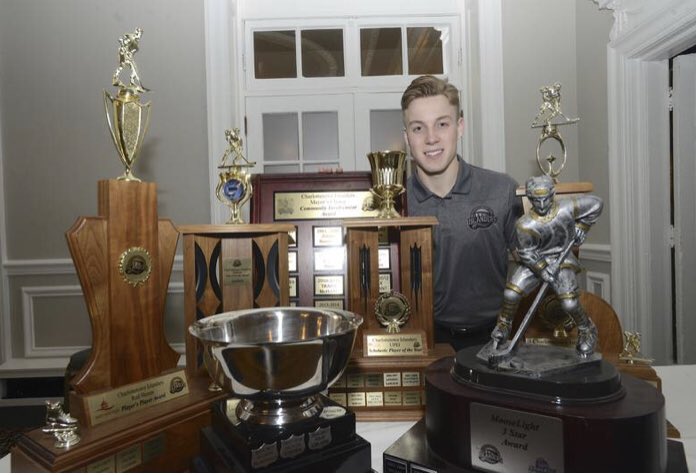 thehighbutton's tweet image. Friend of the show Matthew Welsh cleaned up at The QMJHL Awards last night! 🏆🏆🏆🏆🏆 #HighButtonFamily @mwelsh73