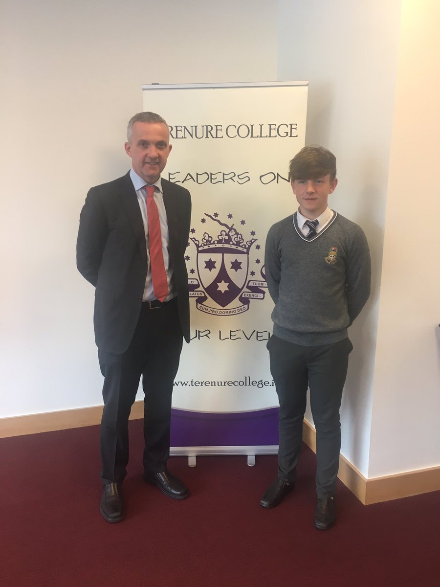 TerenureLeaders's tweet photo. Our second last speaker making us all think about Obesity levels in today’s society. Prof Donal O Shea  @terenurecollege @terenureleaders #backingstudents #backedbyAIB @AIBIreland #Leader19 https://t.co/XgxcaoT5FM