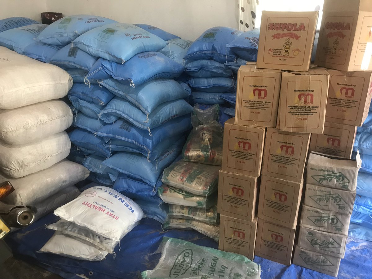 mariebjerre's tweet photo. Her til morgen er kontoret i Mangochi, Malawi blevet fyldt med mad og sanitetsudstyr til hundredevis af ofre for #Malawifloods2019 og #IdaiCyclone. Uddeling i dag og næste uge. https://t.co/VciRaQH38p