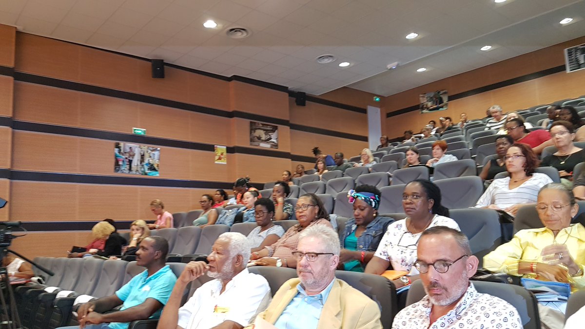Ouverture du 6ème Congrès International de Soins Palliatifs en Guadeloupe par C. WILHELM directrice <a href="/ch_chbt/">CHBT</a> et Dr HARDY médecin responsable EMSP