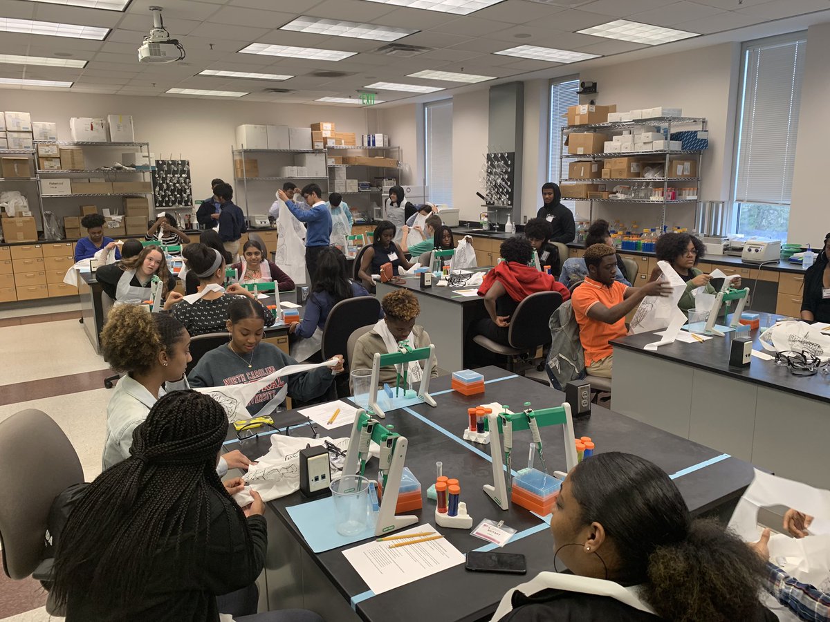 EnloeCareer's tweet photo. Enloe scholars on a campus tour of @NCCU 1st stop The BRITE Center.  Having an opportunity to learn alittle about pharmaceutical research! @APJMallory @WCPSS_CTE @enloembsa @EnloeMagnetHS @STC_WCPSS @wchavis https://t.co/P4bibv3BCw