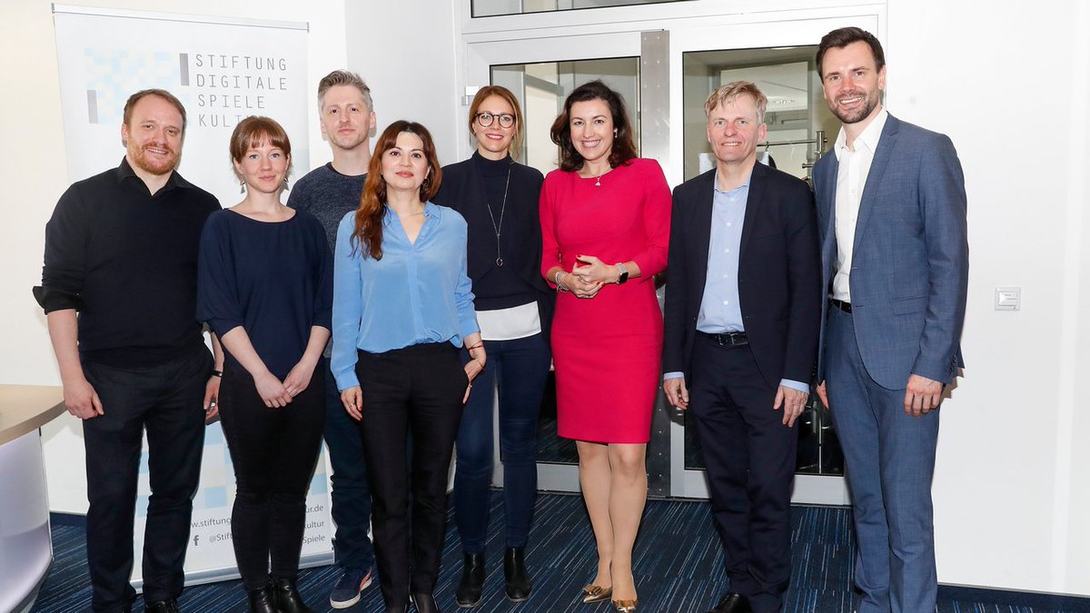 Digitale_Spiele's tweet photo. Die digitale Datenbank der Internationalen Computerspielesammlung ist online. Im nächsten Schritt sollen die rund 60.000 Titel der Projektpartner an einem Standort zusammengeführt werden. @CSM_Berlin @USK_de #DIGAREC @game_verband #ICS https://t.co/xSGm30TViY https://t.co/4KhFgy1C8q