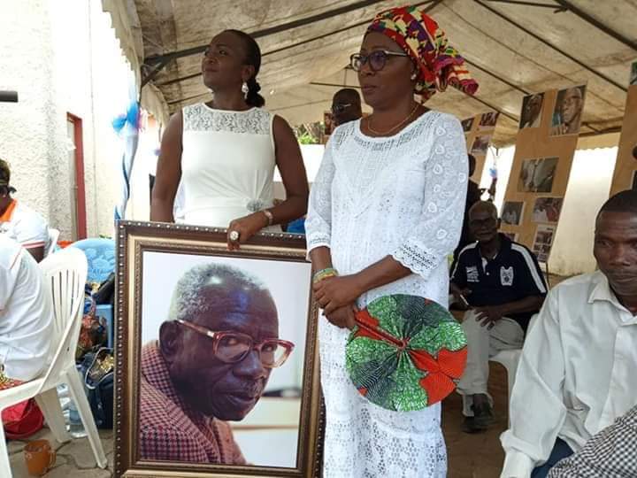 PopulaireFront's tweet photo. #HOMMAGE DU FRONT POPULAIRE IVOIRIEN AU DOYEN BERNARD BINLIN DADIE CE JOUR

C'est pour tout à l'heure à 15heures au domicile du Couple GBAGBO ,  le grand hommage du Front Populaire Ivoirien au célèbre écrivain et ancien Ministre BERNARD BINLIN DADIÉ.
#abidjan #civ225 #cotedivoire https://t.co/FB9vDMqM0U
