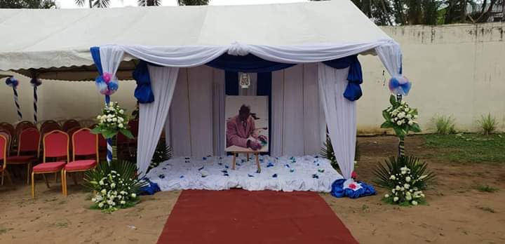 PopulaireFront's tweet photo. #HOMMAGE DU FRONT POPULAIRE IVOIRIEN AU DOYEN BERNARD BINLIN DADIE CE JOUR

C'est pour tout à l'heure à 15heures au domicile du Couple GBAGBO ,  le grand hommage du Front Populaire Ivoirien au célèbre écrivain et ancien Ministre BERNARD BINLIN DADIÉ.
#abidjan #civ225 #cotedivoire https://t.co/FB9vDMqM0U