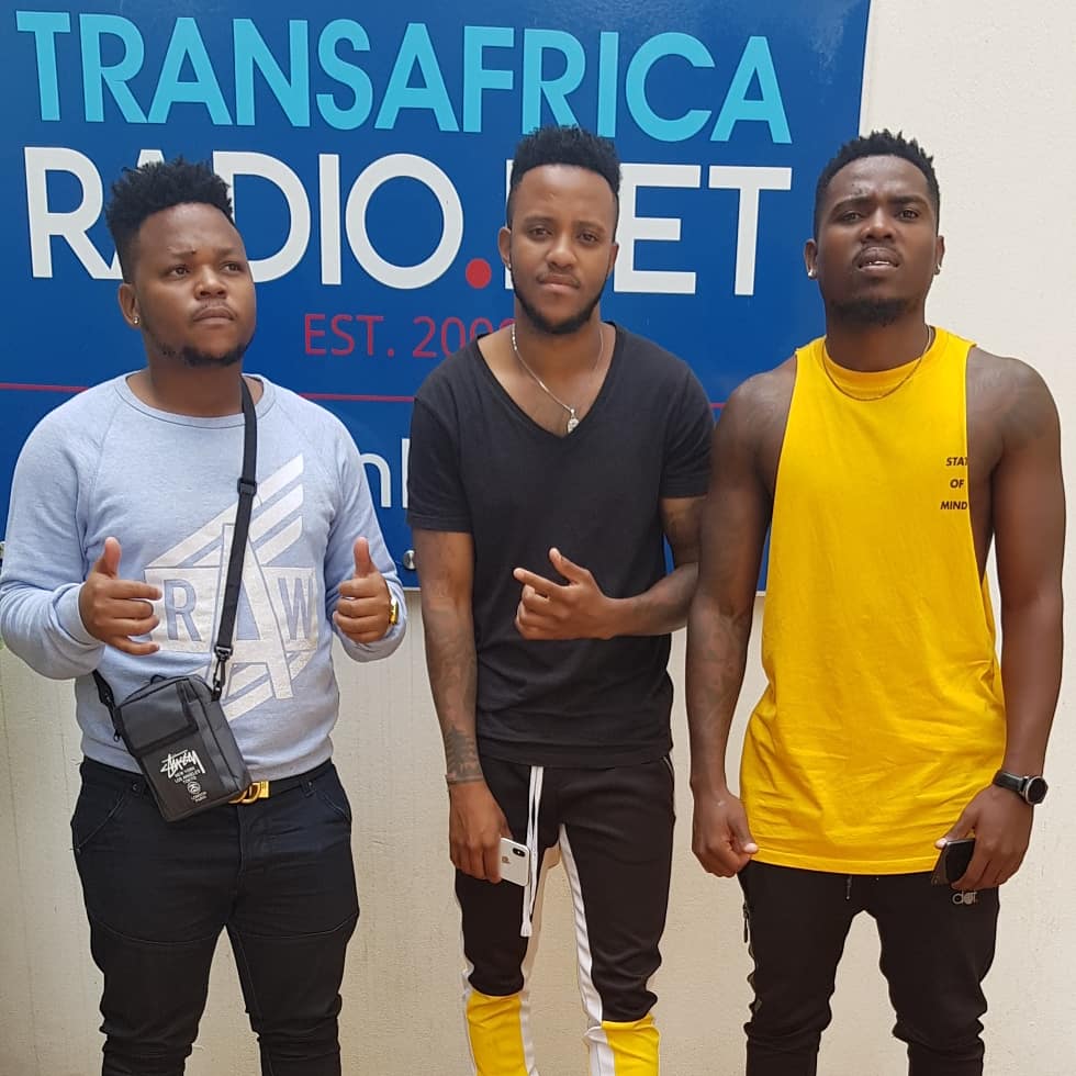 TransAfrica872's tweet photo. @DbnNyts_SA Thanks for coming for a great interview.
#MorningMayhem 
#KingOfTheAMs 
#OVHD609 
#DSTV872 
Stream us live https://t.co/BRbO3flOIo https://t.co/Ip4P9IsYUw