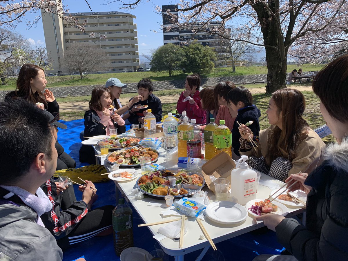 DAINO2018's tweet photo. お姉様方に可愛がられる
柳本くんw https://t.co/leo5TIsK5f