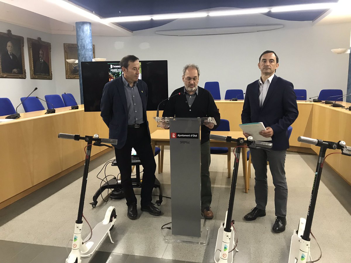 Presentem a l’Ajuntament d’Olot la campanya ‘Puja a la mobilitat sostenible’, juntament amb Comerç Olot
