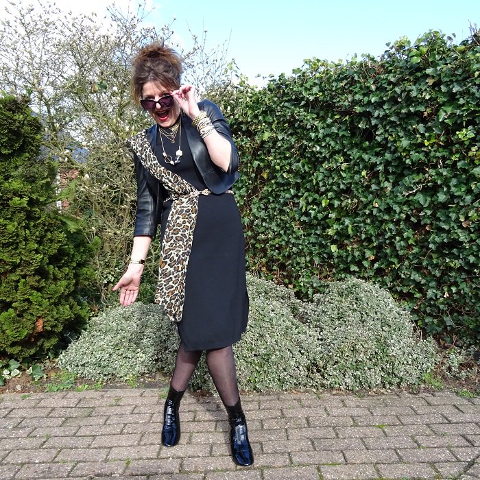 nancybaten1's tweet photo. Accessories Make the Look! Match made in Seven #accessories #bloggers #fashion #fashionbloggres #MatchmadeinSeven #outfitinspiration #series #stylebloggers https://t.co/ZGanLGPcB4 https://t.co/8Pzr1a7aWq