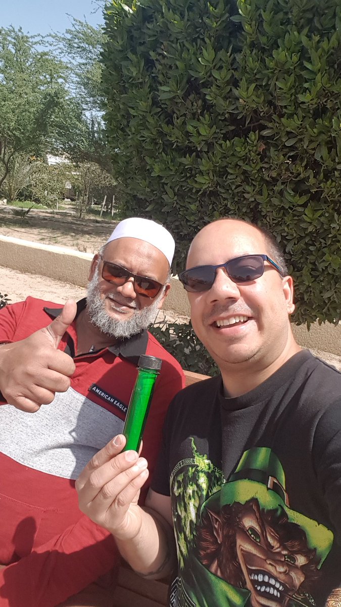 Meloquin_'s tweet photo. National holiday here in Kuwait, sightseeing opportunity before heading off, managed to finally get the #geocache with my customer (good friend now!) ! #workcaching https://t.co/Bza0lPMzEO