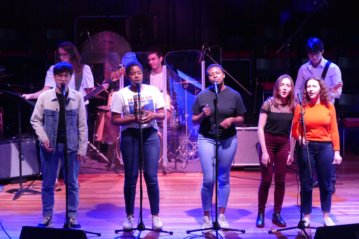 BromsMusic's tweet photo. Snaps from Tuesday's #popandjazz including Concert Band, @BromsHousman, Girls' Choir and Band Soc. Well done everyone for a wonderful evening! @BromsSchool #BromsMusic #BromsConcert https://t.co/YPy7LTa2qF