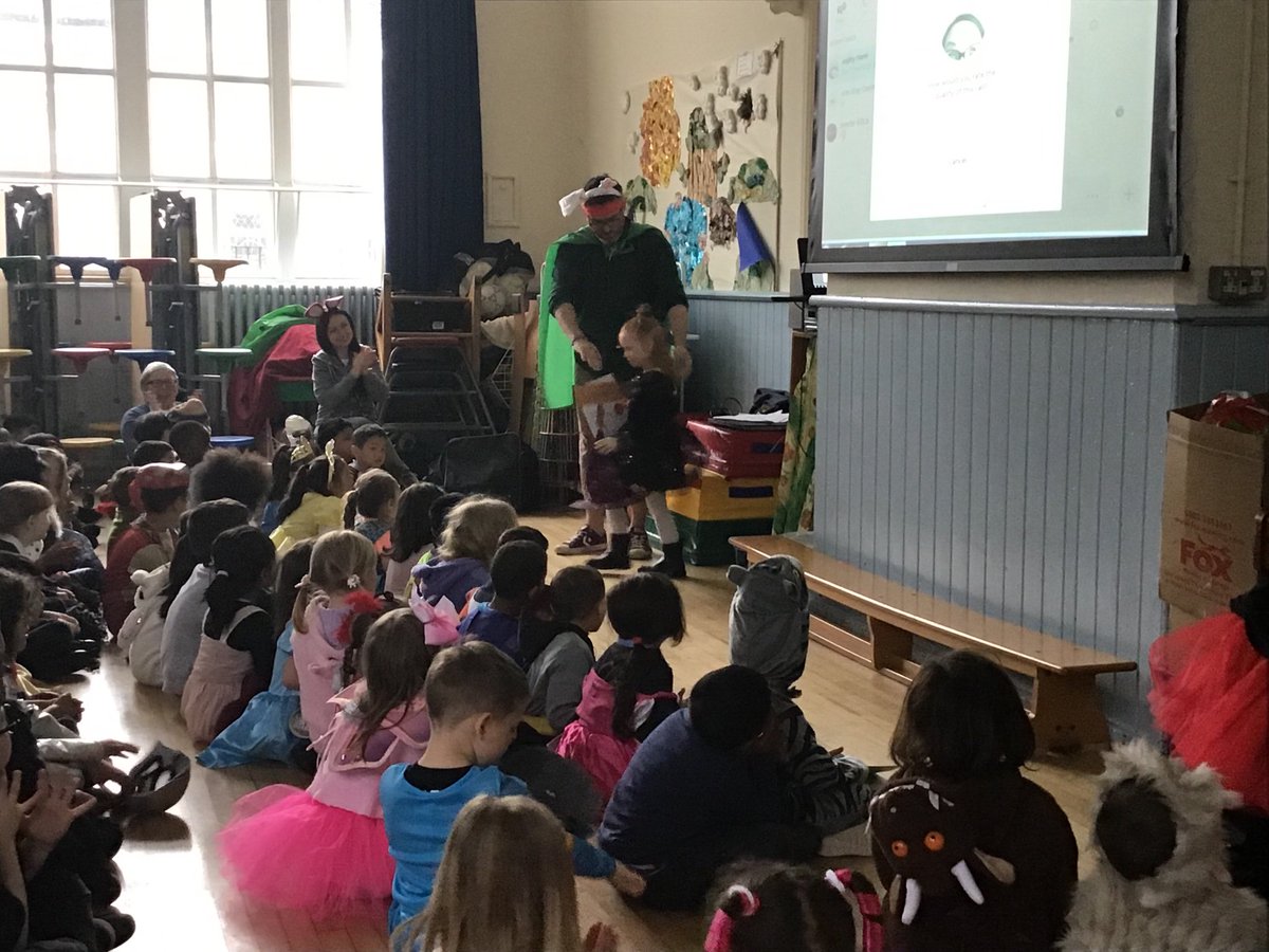 Well done to our winners of the World Book Day competition 2019. #ShareAStory #worldbookday2019 <a href="/LansdownePS/">Lansdowne Primary</a> <a href="/CSullivan_LPS/">Victoria Park class</a>