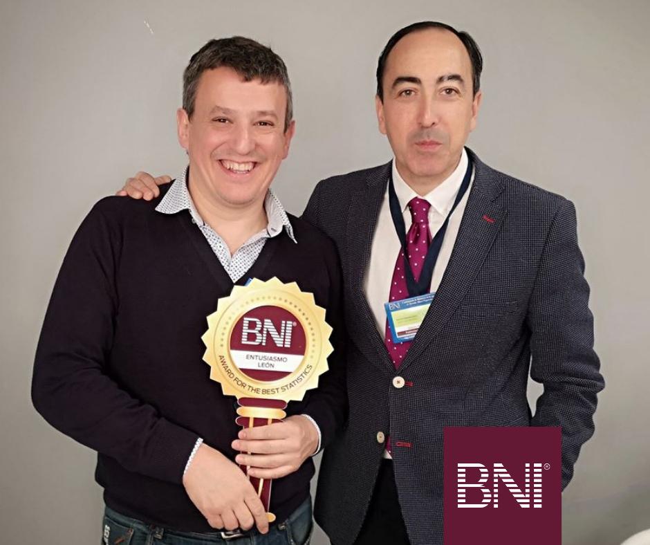 Uno de los valores de #BNI es el reconocimiento 📣

Nos gusta reconocer el trabajo de los #empresarios que ayudan por encima de los objetivos 🔝 a sus compañeros, creando más riqueza en su entorno.

¿Eres empresario y quieres tener más clientes? Escríbenos 📩 #LeonEsp #networking