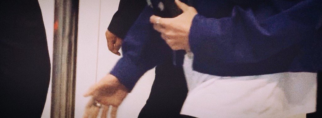 there goes your hand kink i discovered it uuuhh 💓