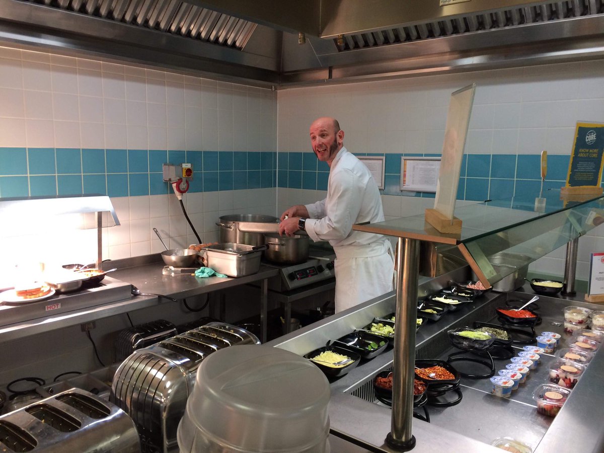 32Engr_RSM's tweet photo. Warrior Breakfast Day 4 and we are getting some happy customers, people making some good choices to eat well after morning PT!
#warriorbreakfast #sidebyside @CatterickGSM @32Engr_CO @12_FS_Engr https://t.co/3JloeEAXID