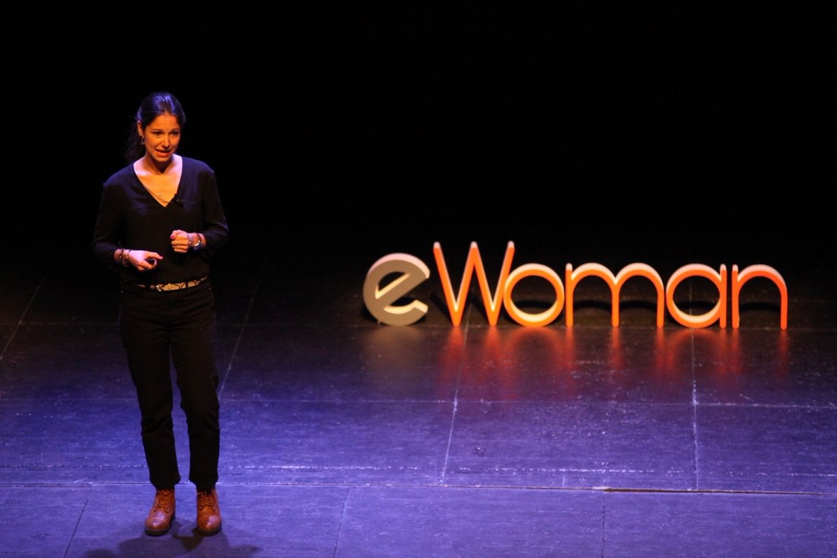 emporda_info's tweet photo. @DianaBallart: "Tots podeu fer el pas cap a l'emprenedoria"
#eWoman2019 #eWomanEmporda #poderfemeni #DianaBallart #ChupaChip https://t.co/Hn3fSzpjUZ