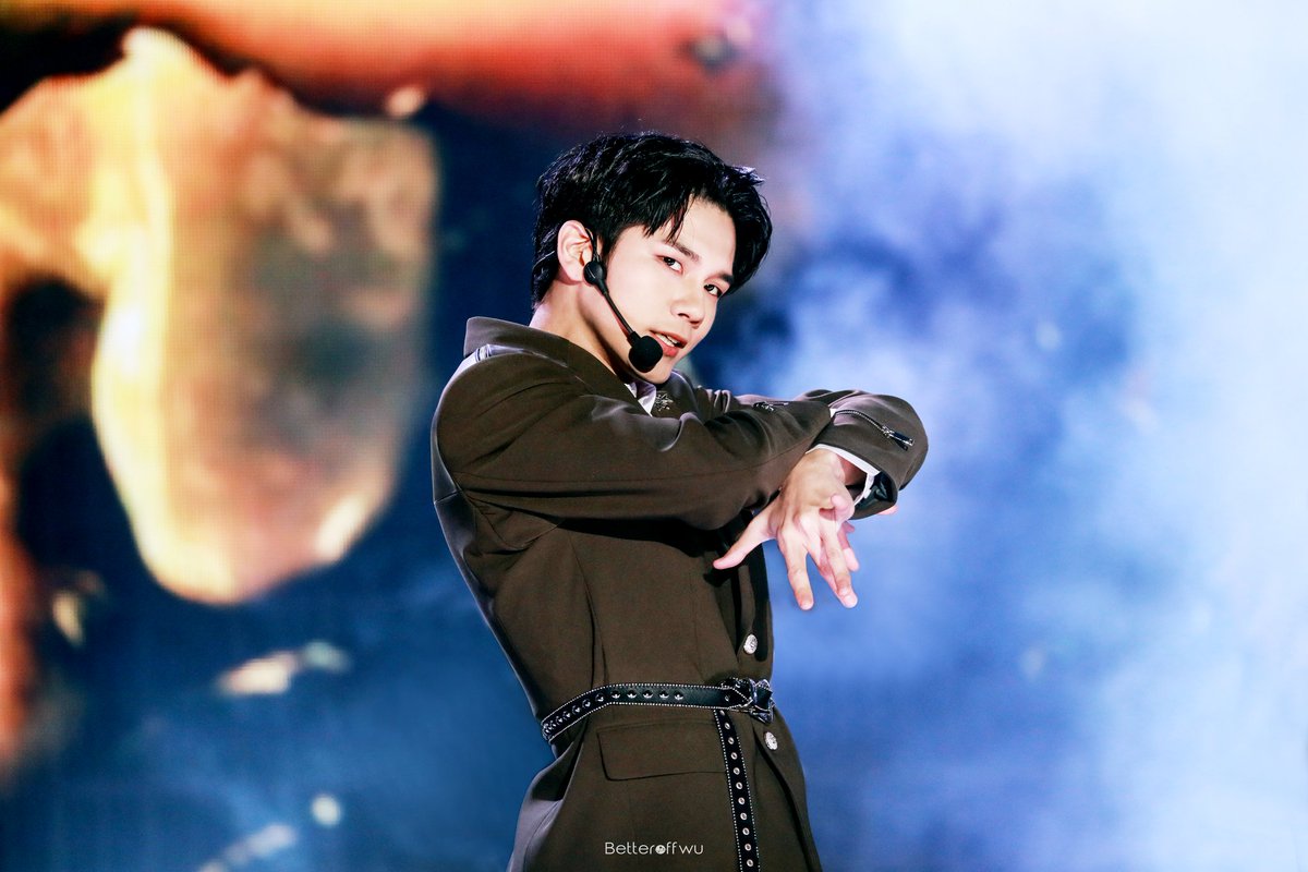 betteroffwu's tweet photo. #옹성우 #Ongseongwu 
That's what I like. 💙💙💙 https://t.co/OcVrRyde1k
