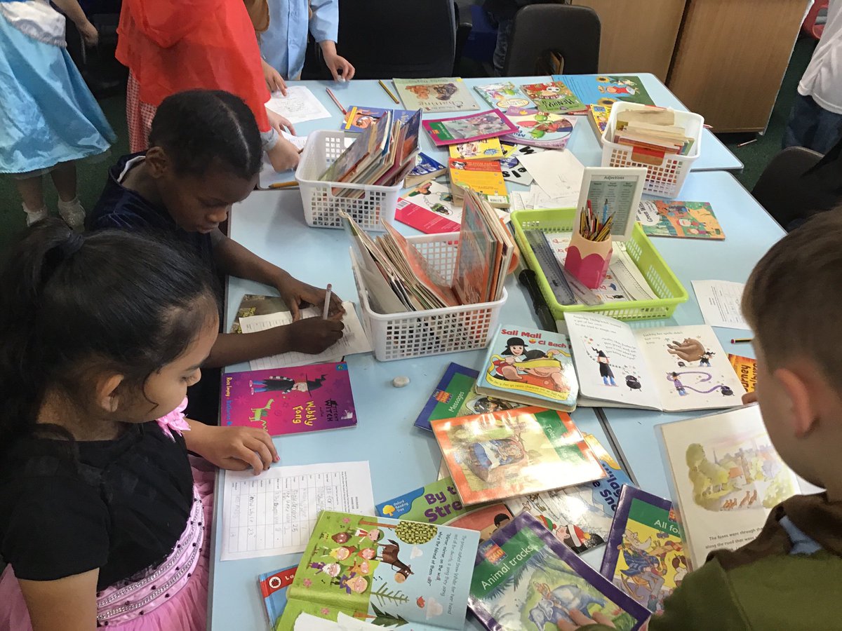 Books, books and then more books! #scavengerhunt #ShareAStory #worldbookday2019 <a href="/LansdownePS/">Lansdowne Primary</a>