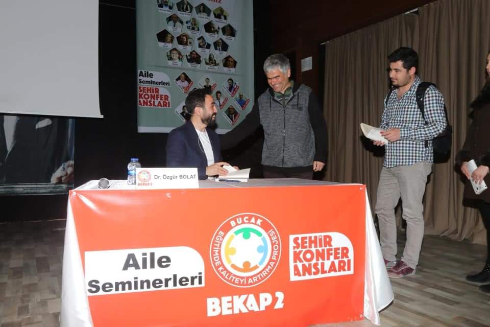 BEKAP 2 Şehir Konferansları kapsamında Eğitim Bilimci, Yazar Dr. Özgür BOLAT halkımızla buluştu .#YalçınSezgin #BucakKaymakamı #BelediyeBaşkanVekili
#BucakBelediyesikültürturizmvesosyalişlermüdürlüğü