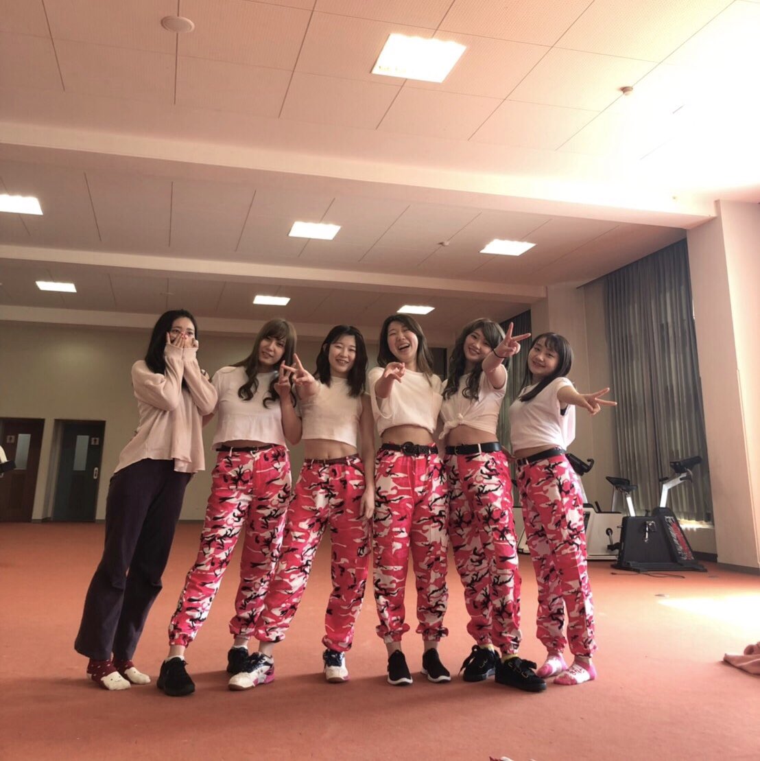 kokusaidance's tweet photo. 本番まで後4日✨
今日は衣装を着て踊りました！
何を踊るかは当日のお楽しみに💓💞

4月8日 15:30〜 体育館
2019年初の国際ダンスサークル披露です🌸 https://t.co/LPVzzPt3Cw