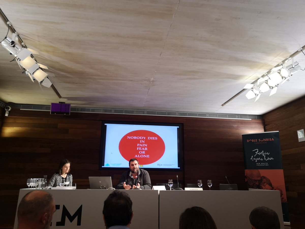 ChoniDM's tweet photo. Importancia de las comunidades o ciudades #compasivas para que nadie muera con dolor, con miedo o en soledad #ICIC19 https://t.co/og3mZ9qxzL