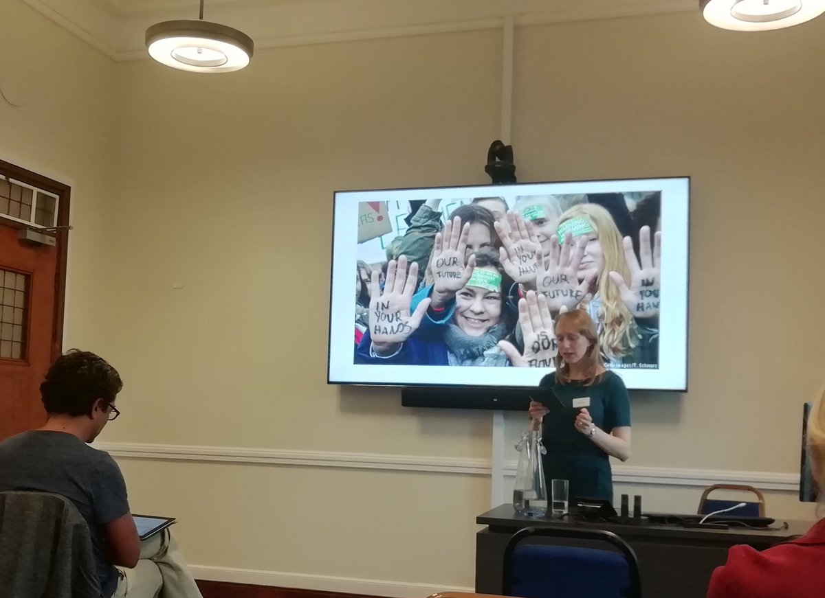 MemoriesFutur's tweet photo. Tara Beaney from Aberdeen university on 'Acts of Remembering in the Ecologically Devastated Future'. Her fascinating talk covered #ClimateCrisis, #clifi, Karen #Duve’s 'Prepper Room' and Yoko #Tawada’s 'The Last Children of Tokyo' #Kentoshi #MemoriesOfTheFuture, #MOTF2019 https://t.co/fI1Tyh0Xvo