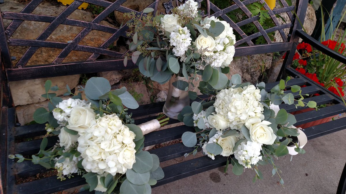 Alma Blooms Florist #AlmaWisconsin #whitewedding #trending