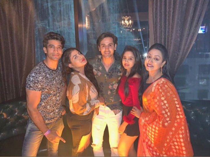 It's the 2nd they are attending a party like a couple 🤧🤩🤩🤩🤩💓💓💓💓💓💓

Allah Please Ab Officially #Ashdeep De Do🤞

#YehUnDinonKiBaatHai • #YUDKBHHits400
