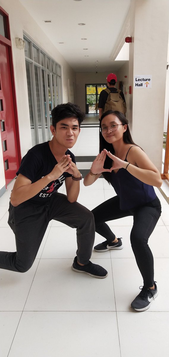 Lowkiace's tweet photo. Di ko papala to na-uupload asdfgadsdf. Pose muna bago sumabak sa acads

#StatSocAt37
#PersonnelBestCommittee https://t.co/RWNFX8Nkqf