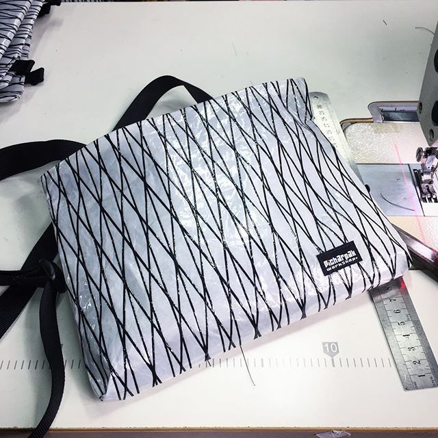 jkhung's tweet image. NEW Front pouch AQ available in @offthegridjapan this weekend !

#offthegrid2019 
#picharpakworkshop 
#picharpak 
#frontpouch
#campinggear
#hikinggear
#ultralightgear ift.tt/2FZTjdu