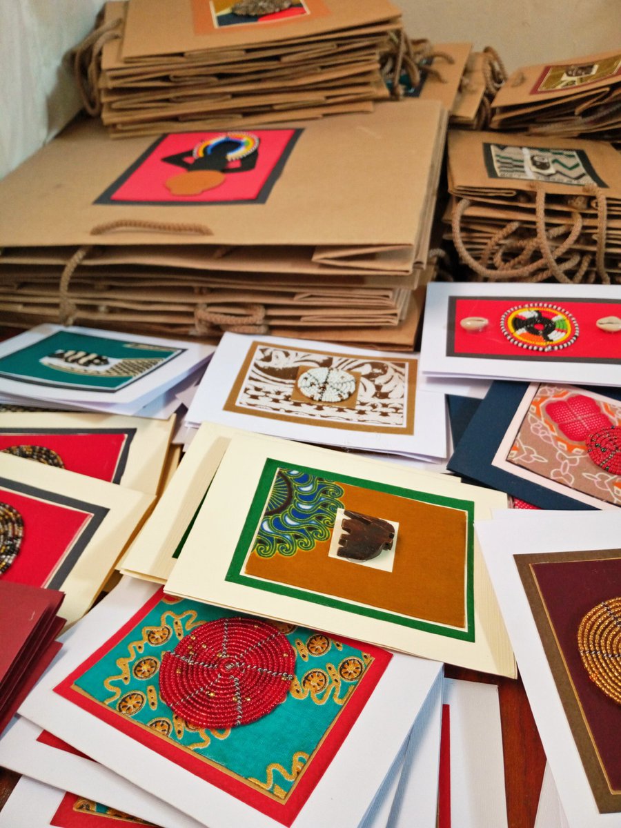 mushkagifts's tweet photo. This pretty much sums up my week... #cardsofcolour #handmadegiftbags #handmadecards #afrocentriccards #ecofriendlygiftbags #africancards #giftbagideas #batikbone #beautifulbeads #beadedcards #madeinkenya #cardsforsale #mushkagifts #handmade #cards #ecofriendly #giftbags https://t.co/4I4tp8TO1w