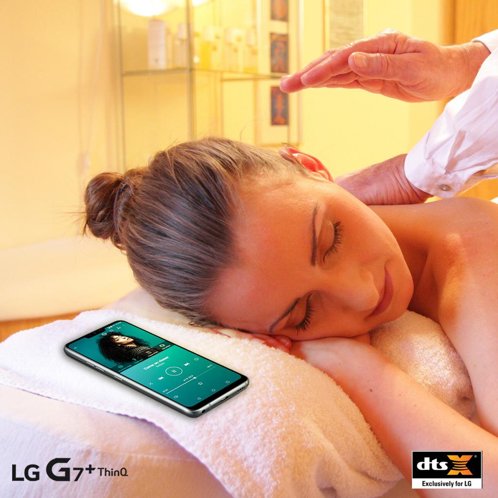 LGMobileID's tweet photo. Setelah seharian penuh bekerja, tidak ada salahnya memanjakan diri dengan massage. Lebih relax lagi sambil putar musik yang menenangkan dari #BoomboxSpeaker #LGG7PlusThinQ.

#LGSmartphone
#LGIndonesia
#Smartphoneterbaik https://t.co/kvWmuBftZH