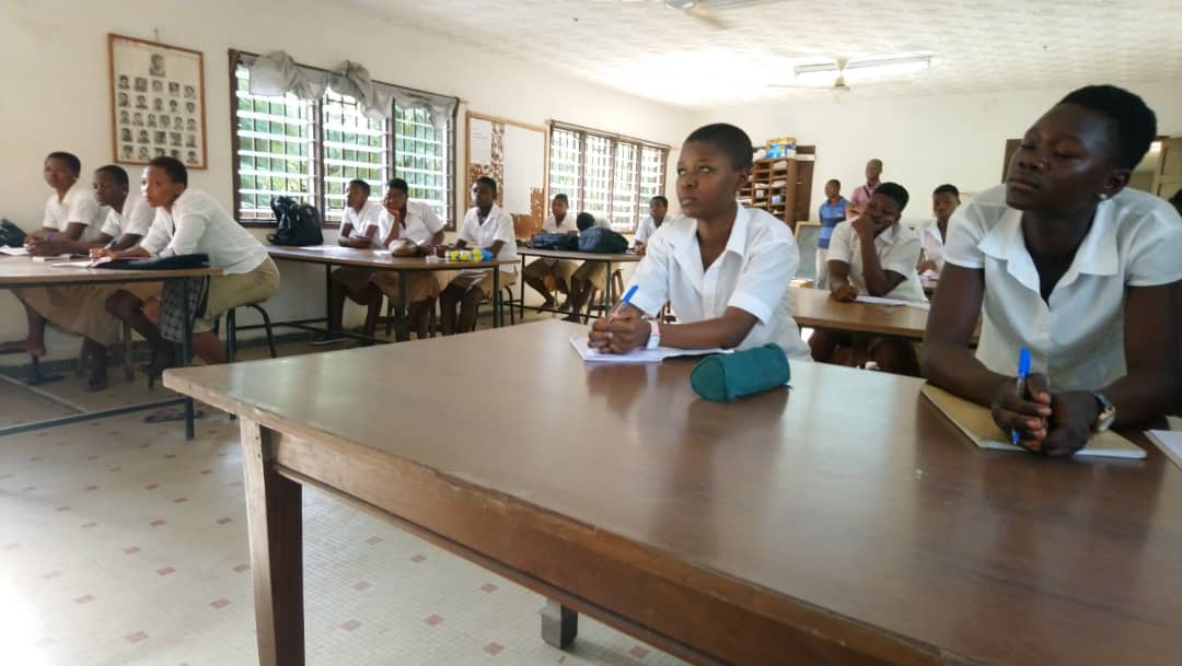 ABDBAMBA112's tweet photo. @FemaleTechCamp cette 6ème édition est axée sur la #démocratisation des TIC. @e2ctogo , @USEmbassyLome , @zackbawa , @nadegeafoutou avec les #ruralnanatech investissent les contrées reculées. #jeunes #filles aux avant-postes https://t.co/fhm7wfarP8