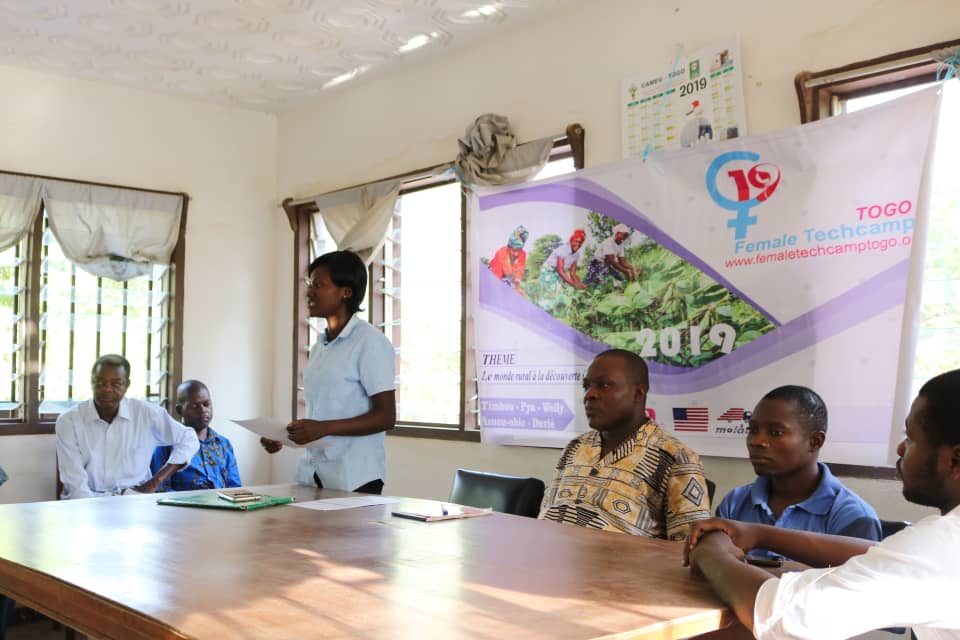 ABDBAMBA112's tweet photo. @FemaleTechCamp cette 6ème édition est axée sur la #démocratisation des TIC. @e2ctogo , @USEmbassyLome , @zackbawa , @nadegeafoutou avec les #ruralnanatech investissent les contrées reculées. #jeunes #filles aux avant-postes https://t.co/fhm7wfarP8