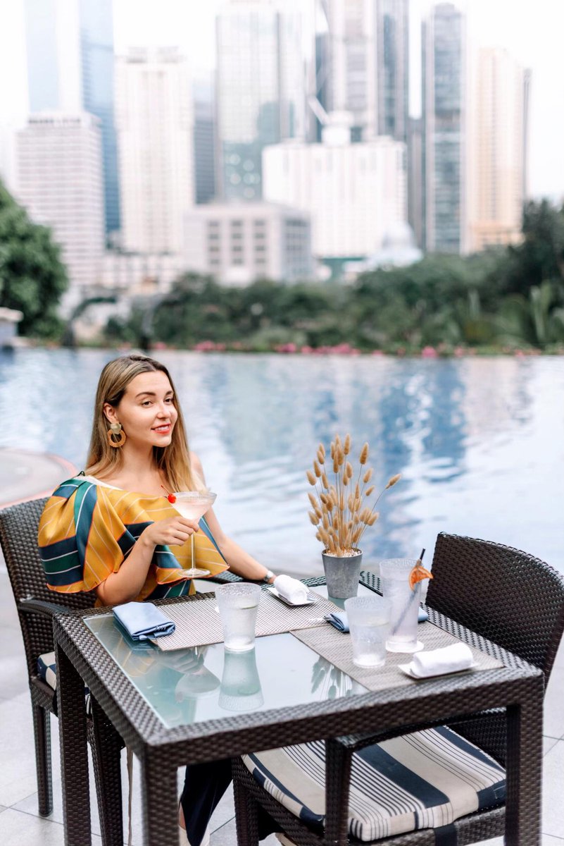 MO_KUALALUMPUR's tweet photo. Mid-week cocktails by the pool. #ImAFan

(📷: @ttshoots &amp; @WhereMartaWent) https://t.co/QOjBQPnkkP