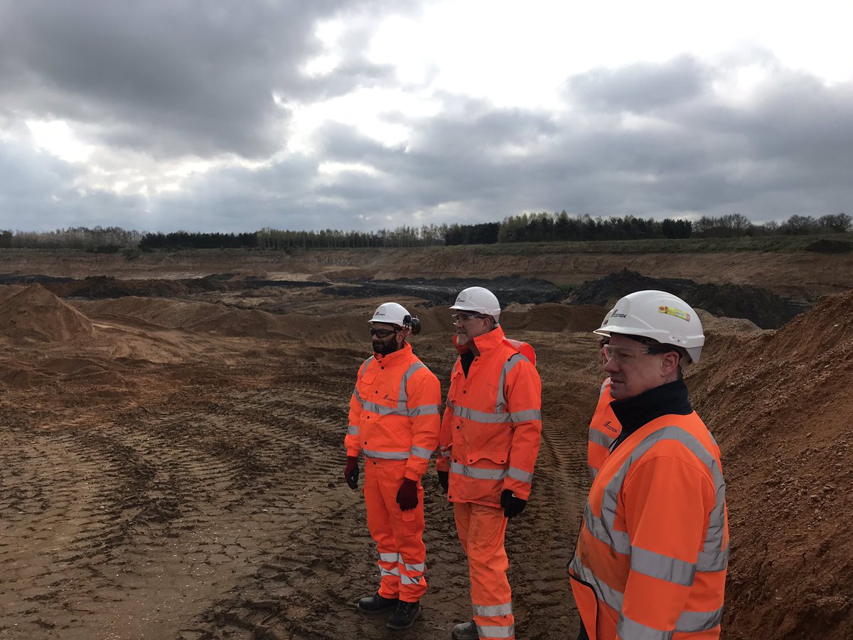RobWillinson's tweet photo. Materials H&S forum. VFL at the dig. Very informative tour hosted by Venessa.
#safeproduction
#OneCemex https://t.co/GPLeTQxuoj