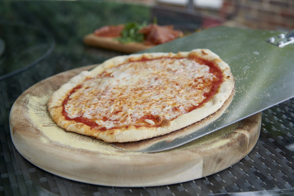 The_Firepod's tweet photo. Crispy, cheesy goodness #thefirepod #pizzaoven #pizza https://t.co/LNvqGFqWFv