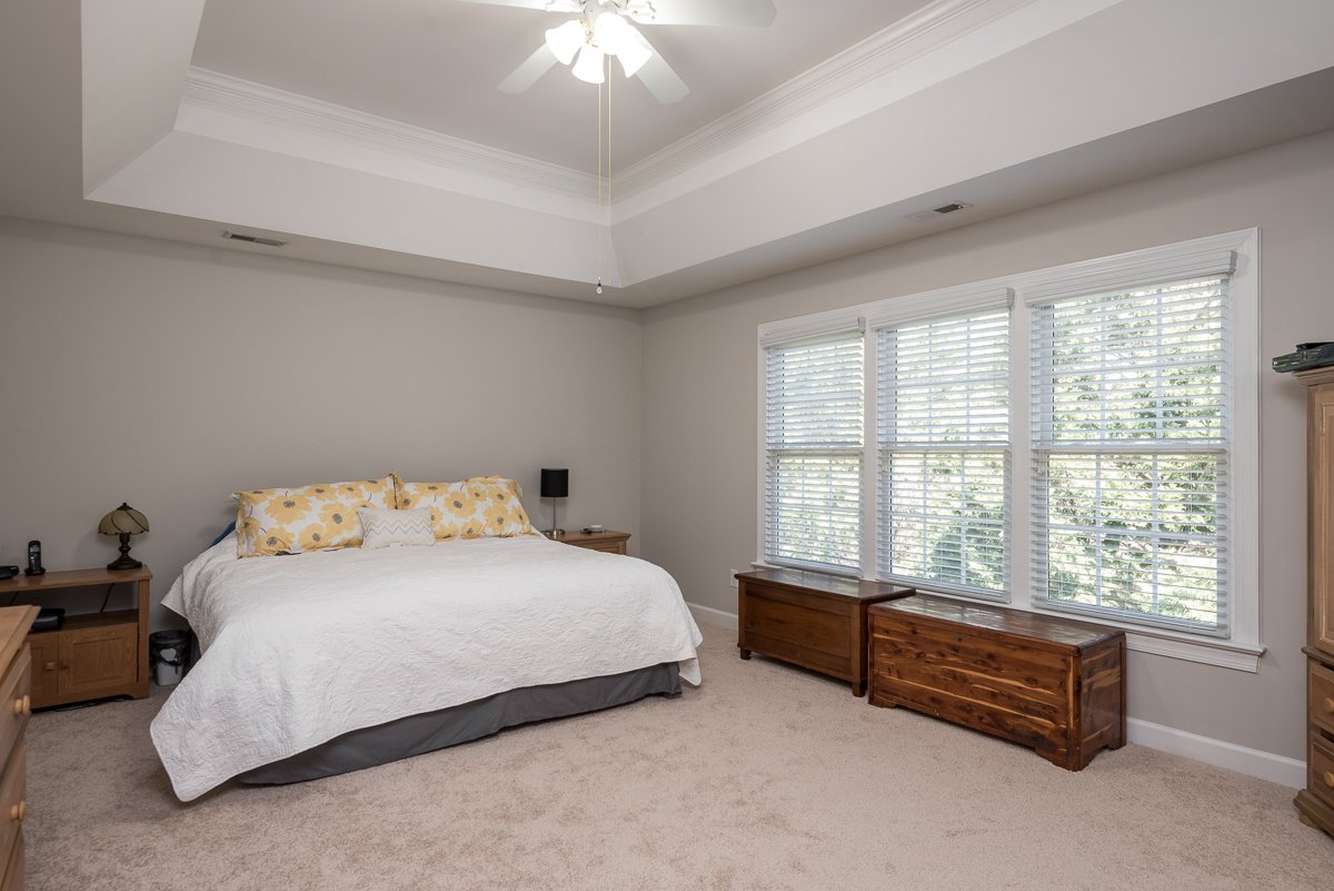 HomeSweetHeidi's tweet photo. 5 bedrooms, 3 baths, over 3,200 sq ft. Fresh paint + carpet and new granite. TONS of storage. You have to see it to believe it and I'd love to show it to you (919)946-3292 or Heidi@HomeSweetHeidi.com
Proudly marketed by @BHHSCarolinas https://t.co/ykWGjelmTM