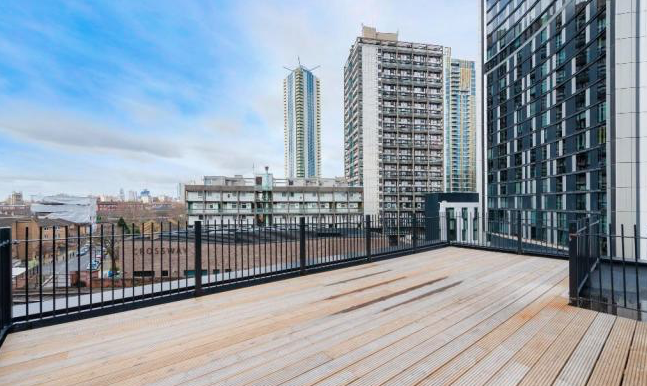 Caddingtons2's tweet image. For Sale; Hampton Street, SE1, London. Fabulous two bedroom penthouse apartment is located in brand new, design led development. Huge private roof terrace, two balconies and high specification throughout. £850,000 caddingtons.com/hampton.html