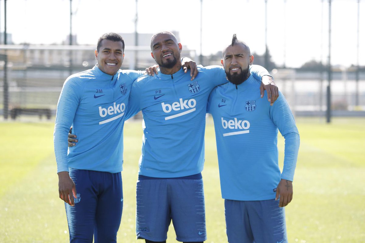 ¿Cuánto mide Jeison Murillo? - Real height - Página 4 D3TRqUrWsAESW6u
