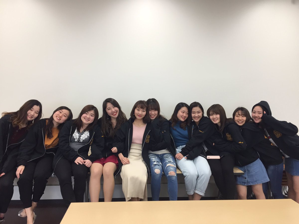 上智外英ヘルパー A Twitter こんばんは ウェルパは楽しんでいただけましたか 明日はオリキャンですね 改めて持ち物などご連絡したいと思います ピンクと薄緑のパンフレット エントリーシート 時間割表 ピンクのパンフレット参照 履修要覧 パソコンが