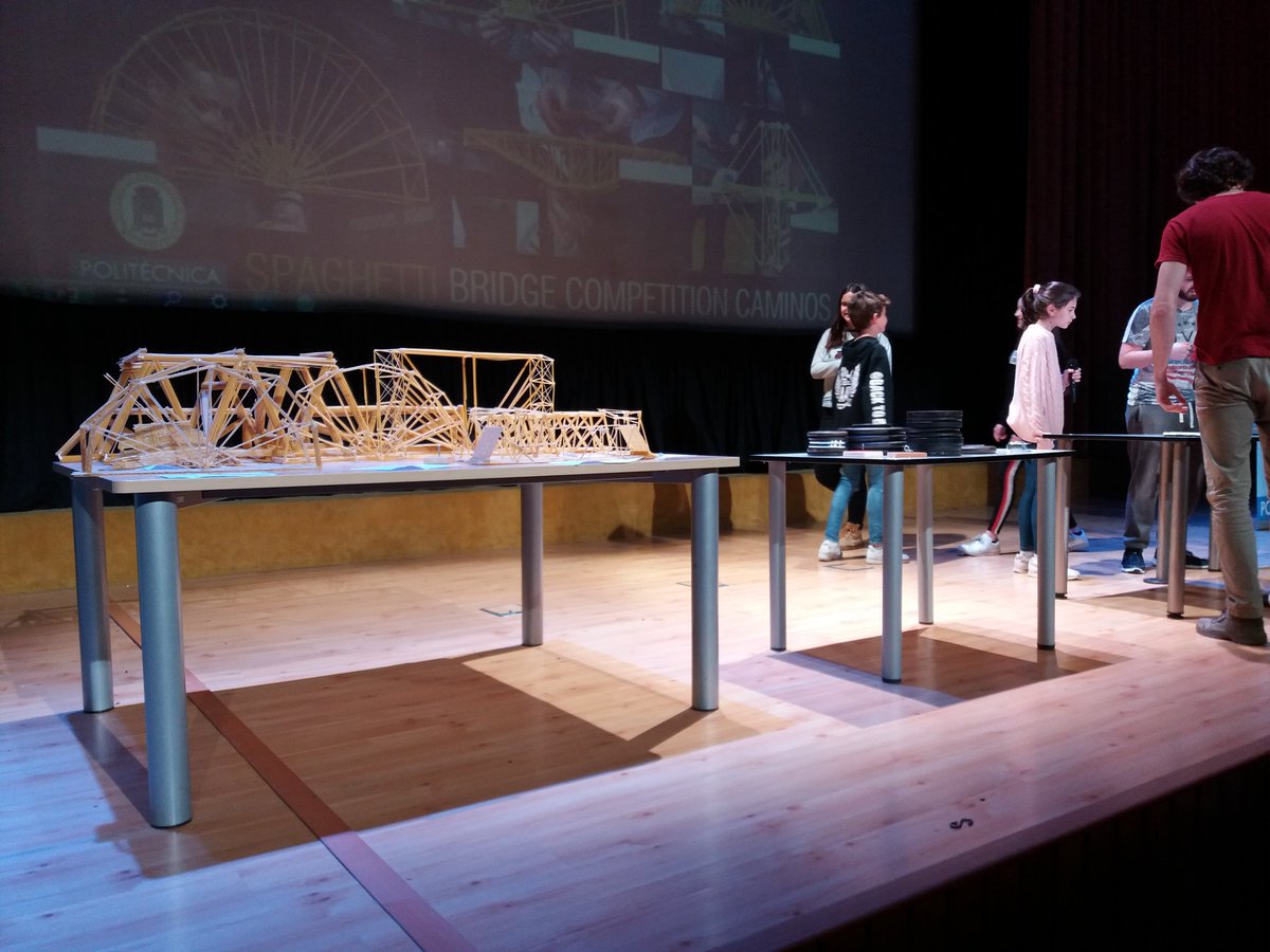 caminosupm's tweet photo. Seguimos en nuestra jornada #PuertasAbiertasCaminos2019 
#SpaghettiBridgeCompetition 
@SikaSpain
Tu futuro está  #EnCaminos
#somosUPM https://t.co/KL6hOTHPmW https://t.co/A93kyruWVP