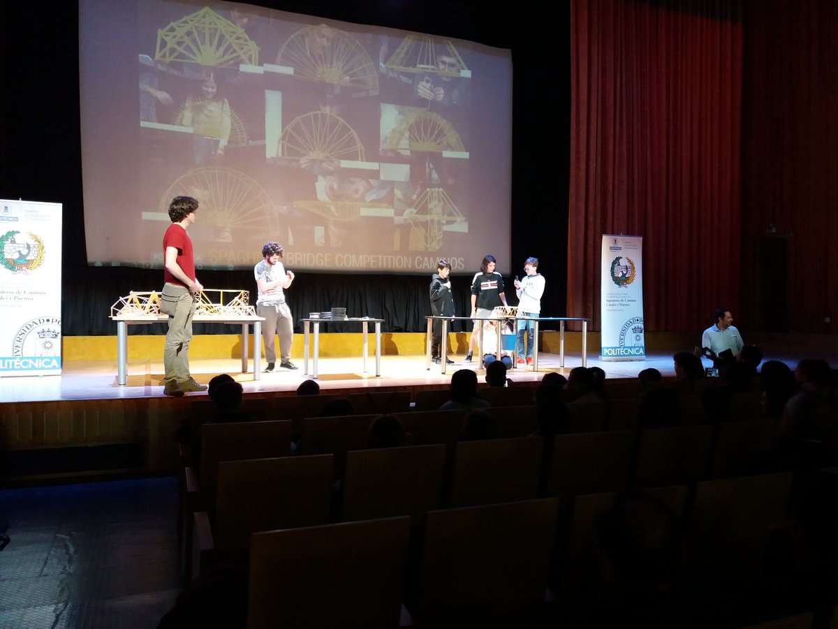 caminosupm's tweet photo. Seguimos en nuestra jornada #PuertasAbiertasCaminos2019 
#SpaghettiBridgeCompetition 
@SikaSpain
Tu futuro está  #EnCaminos
#somosUPM https://t.co/KL6hOTHPmW https://t.co/A93kyruWVP